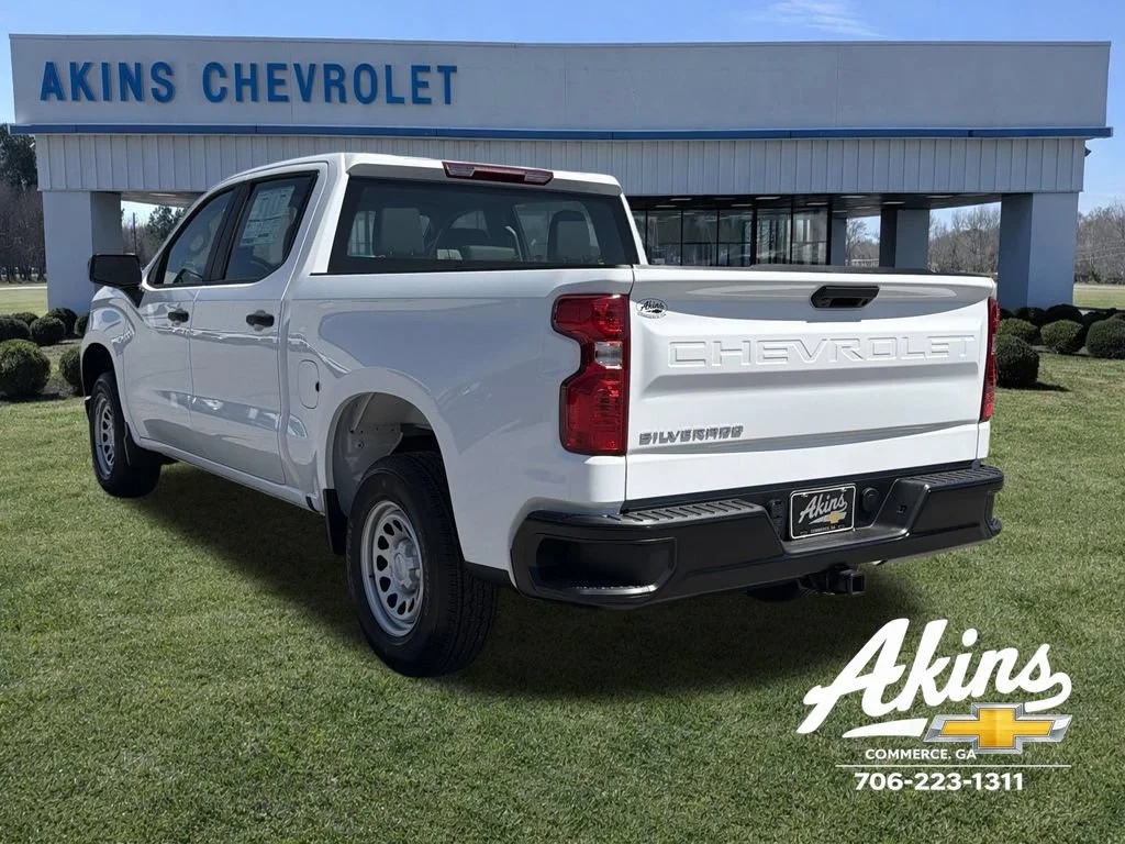New 2026 Summit White Chevrolet WT image 9