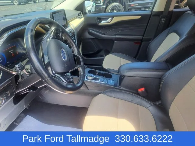 Used 2022 Black Metallic Ford Titanium image 15