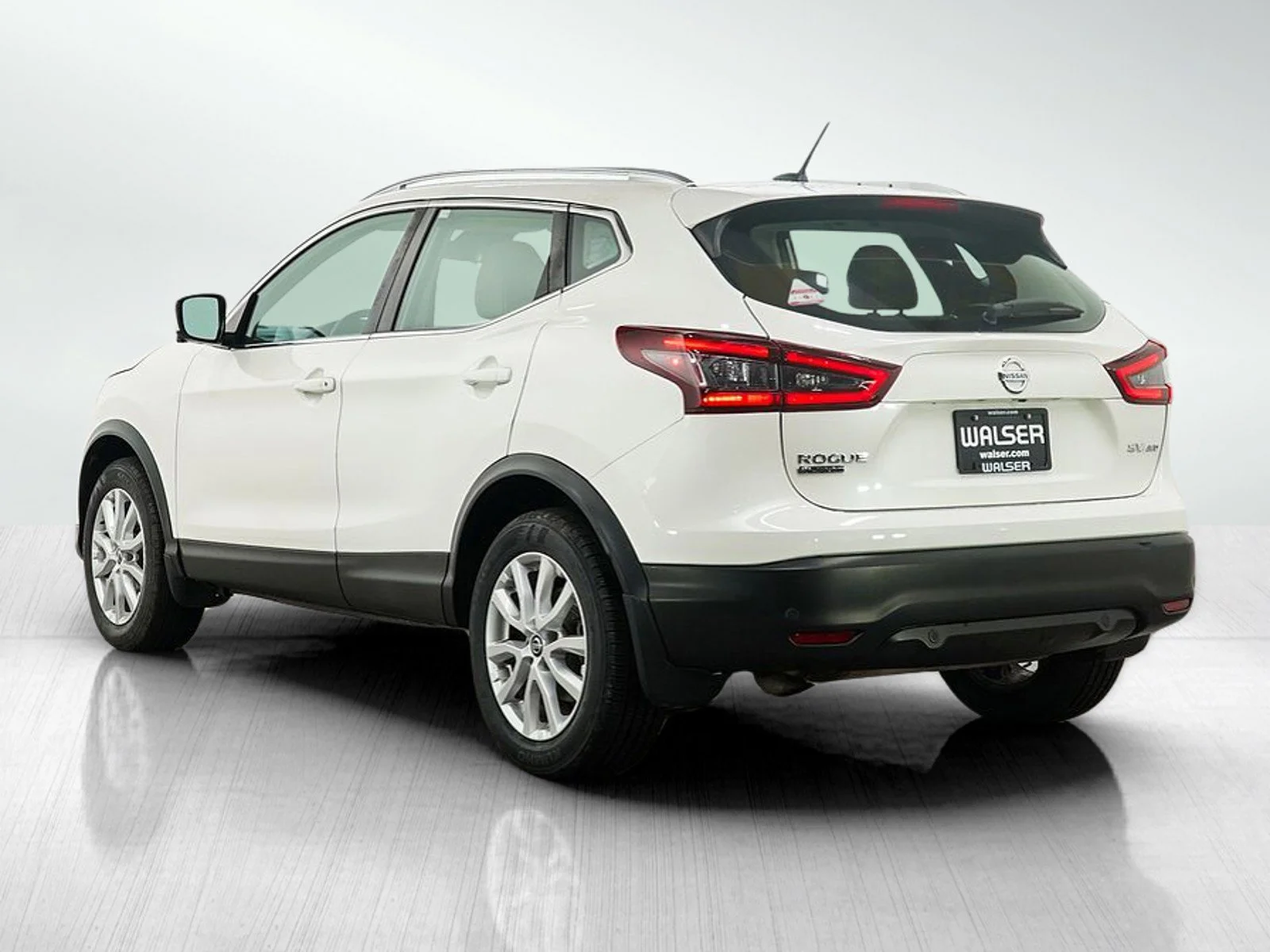 Used 2020 Pearl White Tricoat Nissan SV image 3