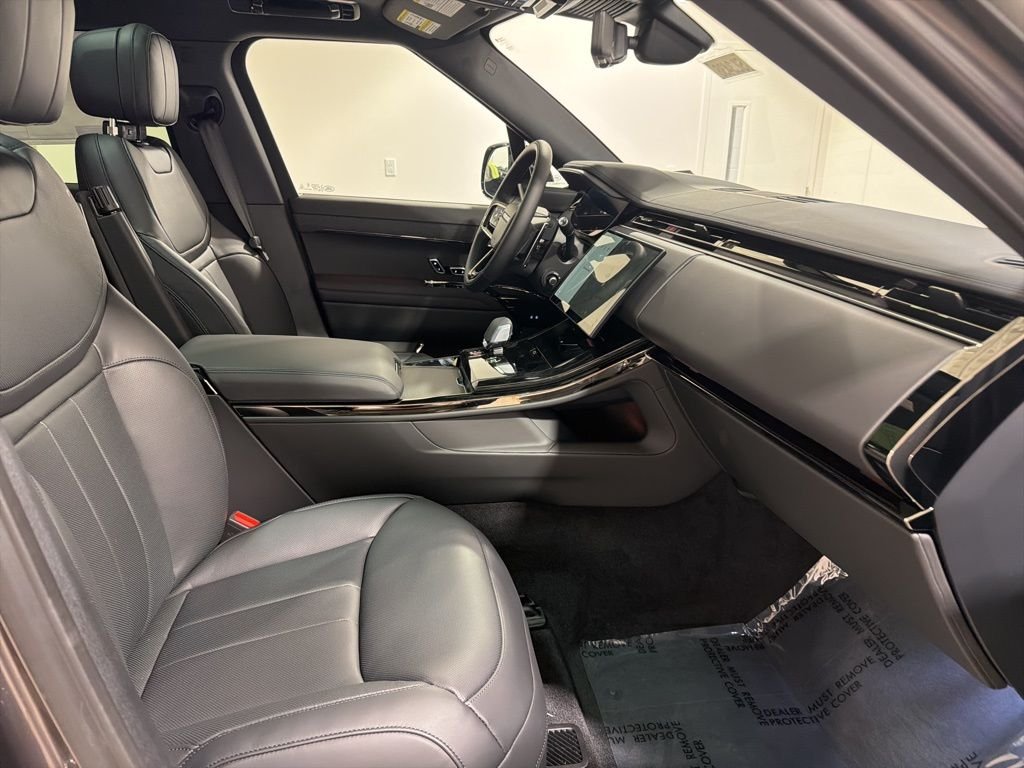 New 2026 Charente Grey Land Rover Dynamic SE image 25