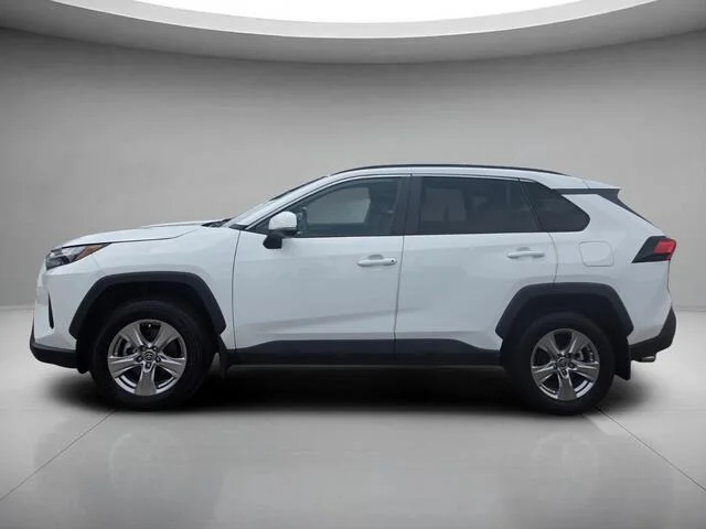 Used 2022 White Toyota XLE image 2