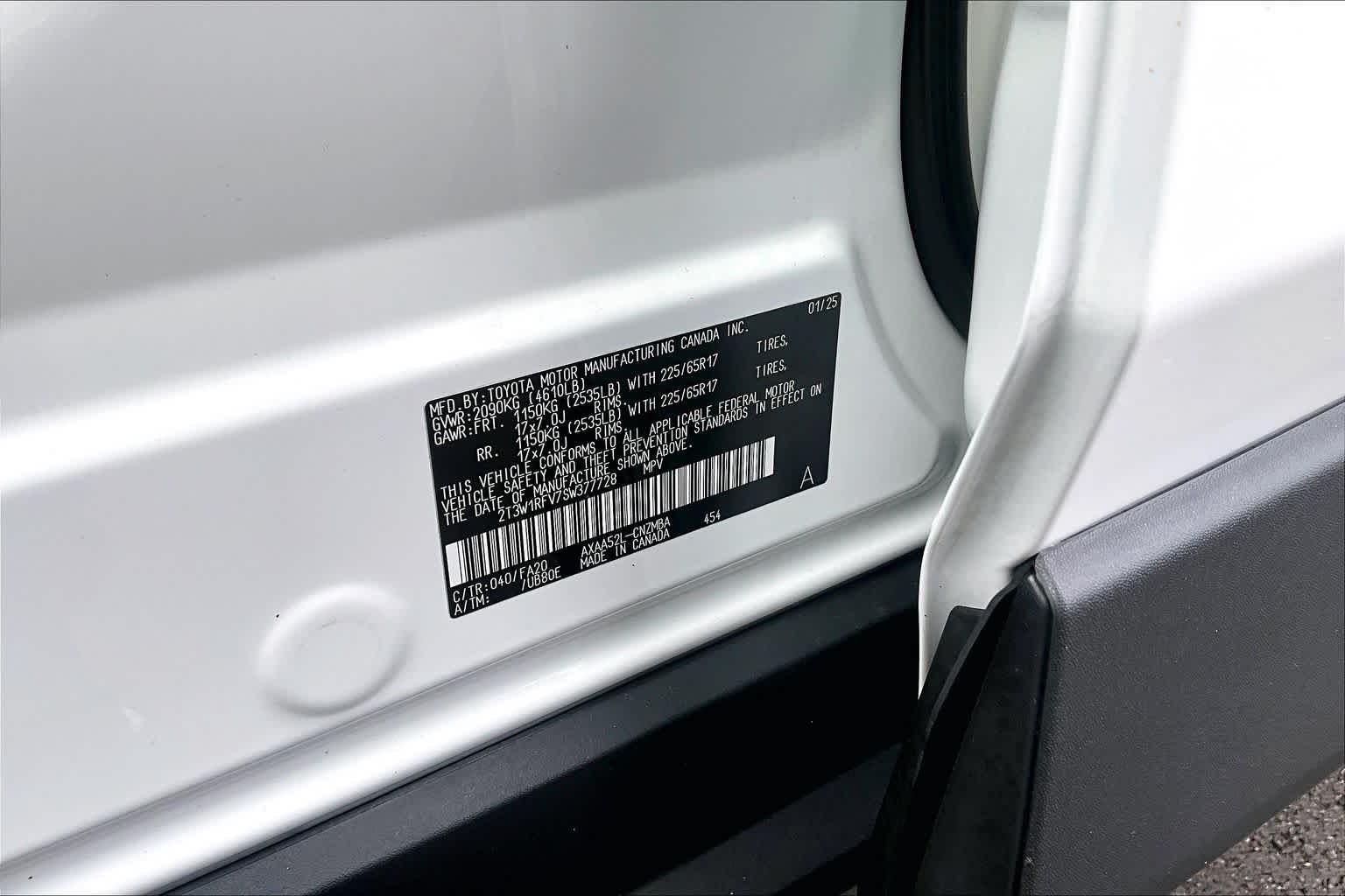 Used 2025 Ice Cap Toyota XLE image 56