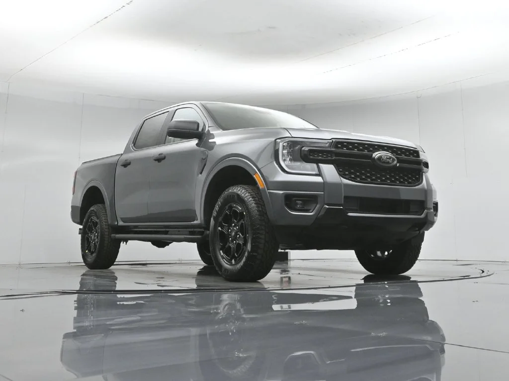 New 2026 Carbonized Gray Metallic Ford XLT image 45
