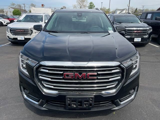 Used 2022 Ebony Twilight Metallic GMC SLT image 2