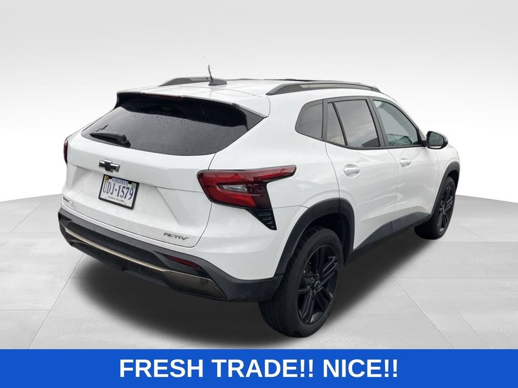 Used 2024 Summit White Chevrolet ACTIV image 4