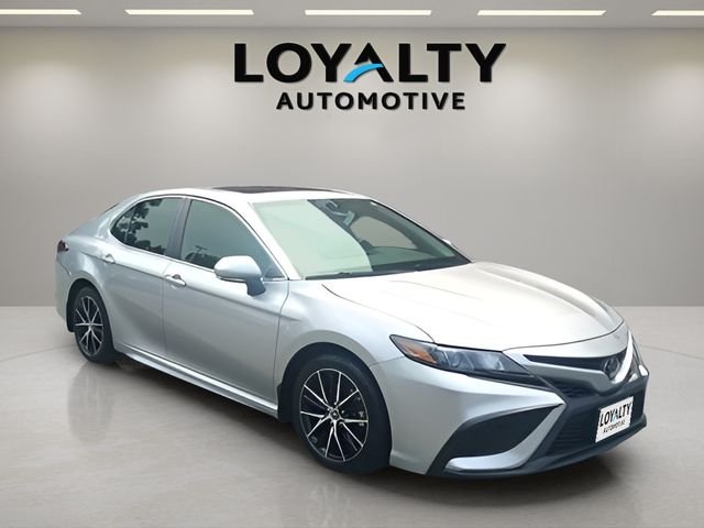 Used 2023 Silver Toyota SE image 7