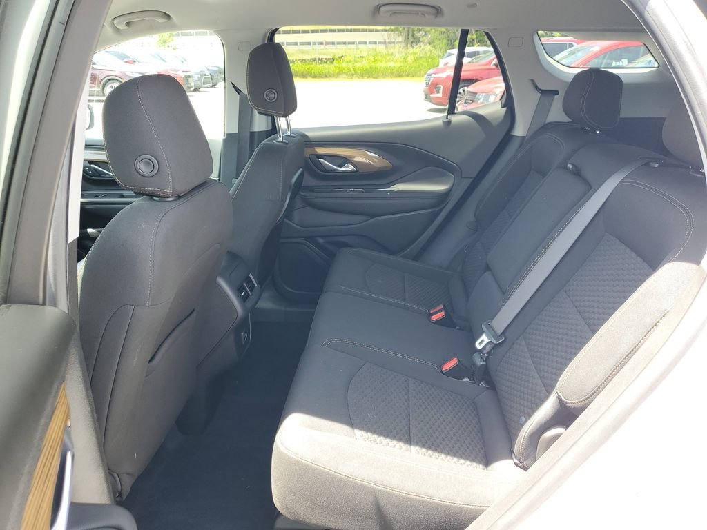 Used 2021 White GMC SLE image 13