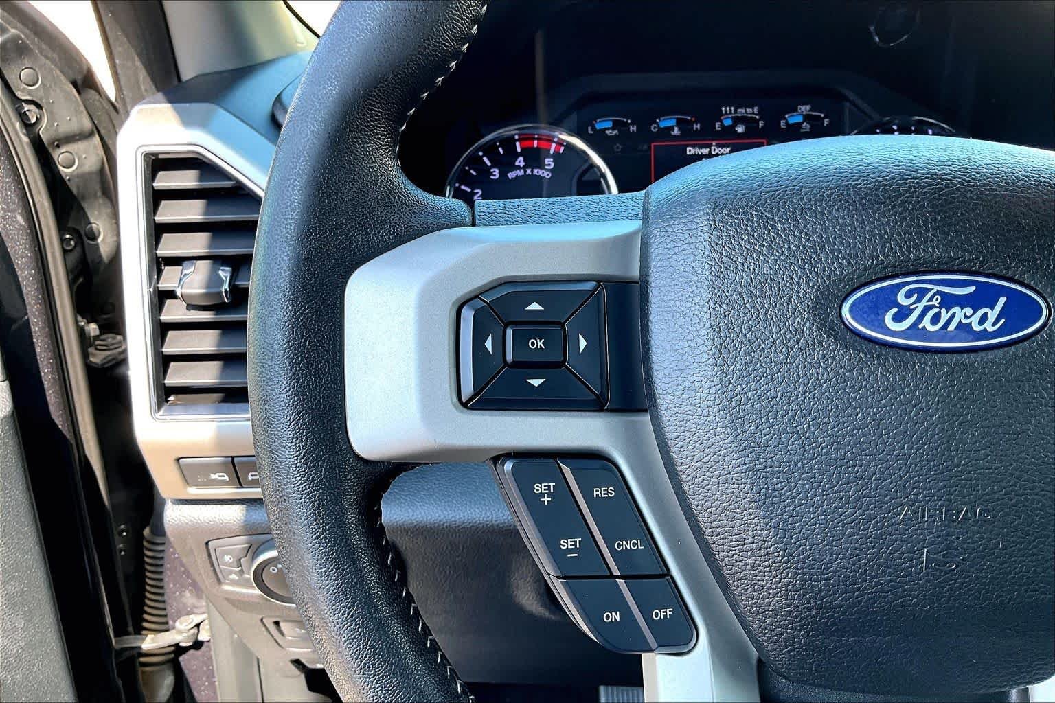 Used 2019 Magnetic Ford LARIAT image 24