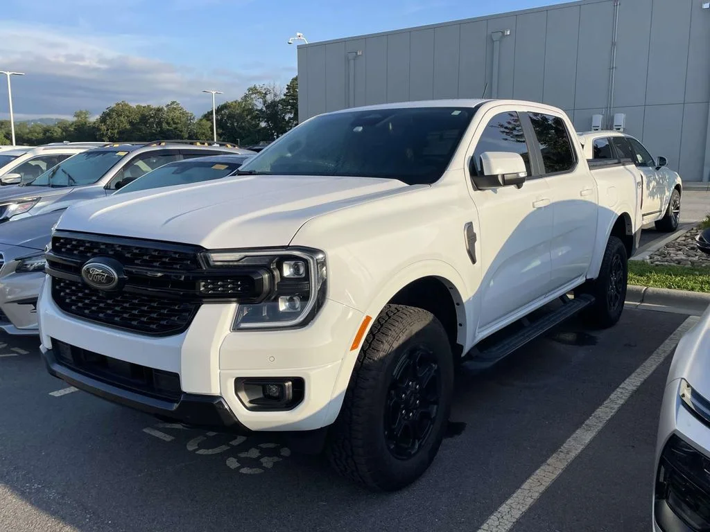 Used 2025 Oxford White Ford LARIAT image 2