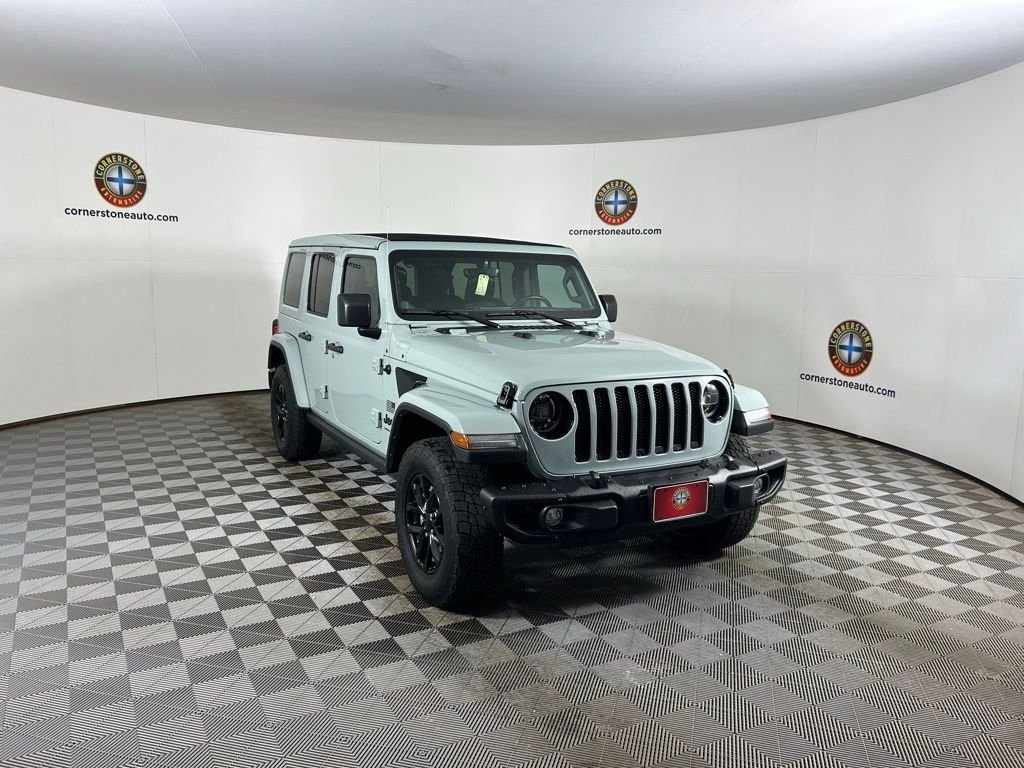 Used 2023 Gray Jeep  image 18