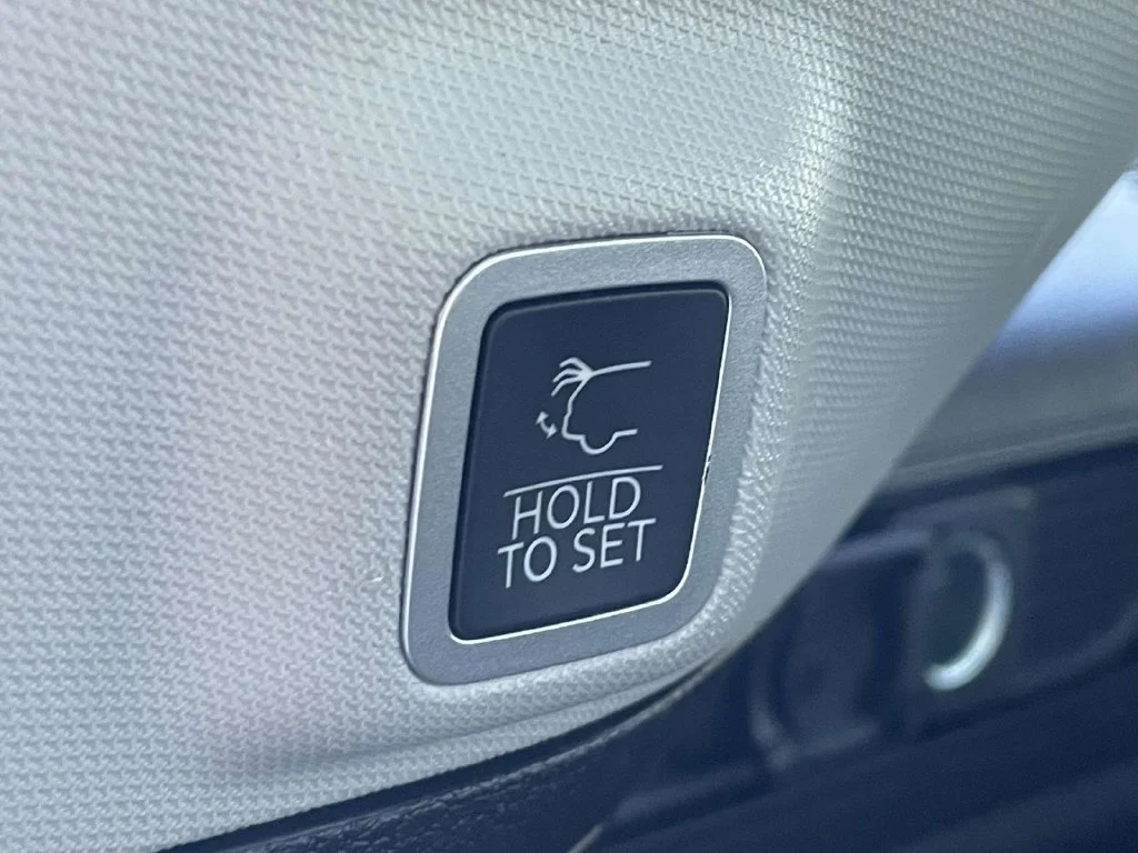 Used 2023 White Jeep Limited image 44