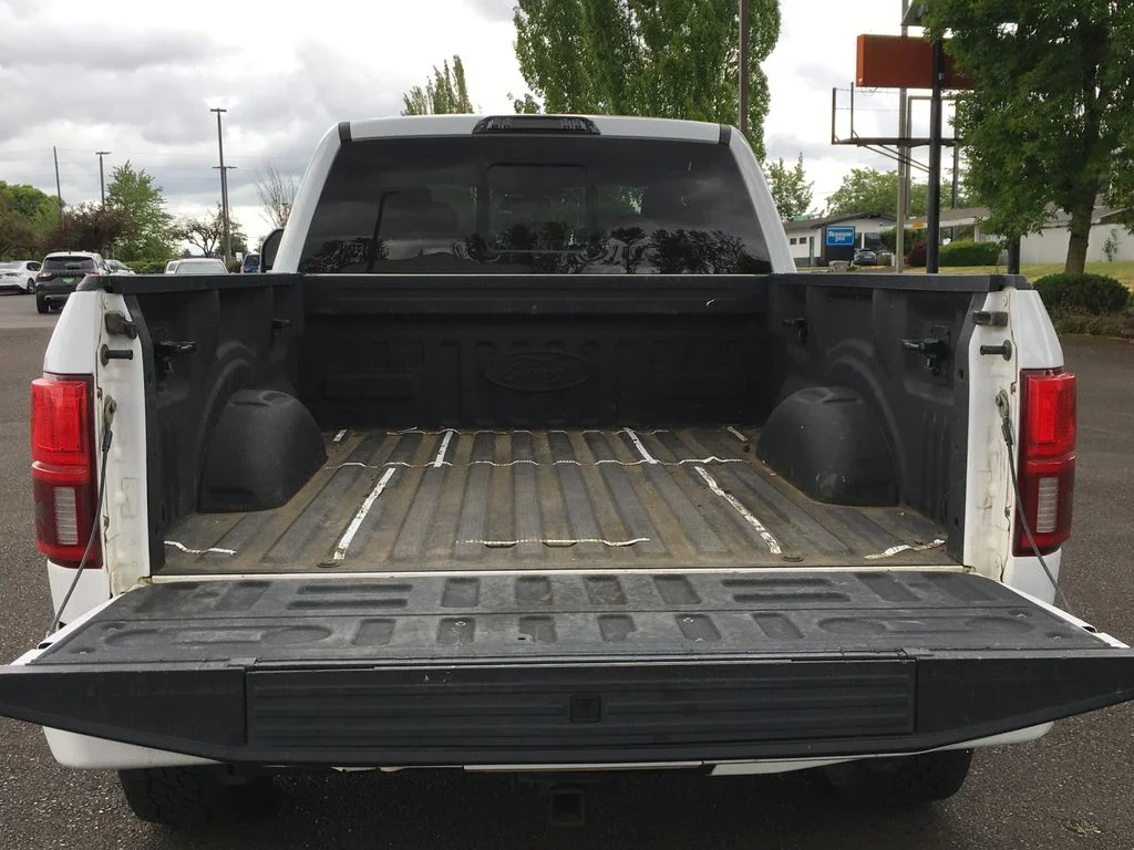 Used 2018 White Ford Lariat image 6