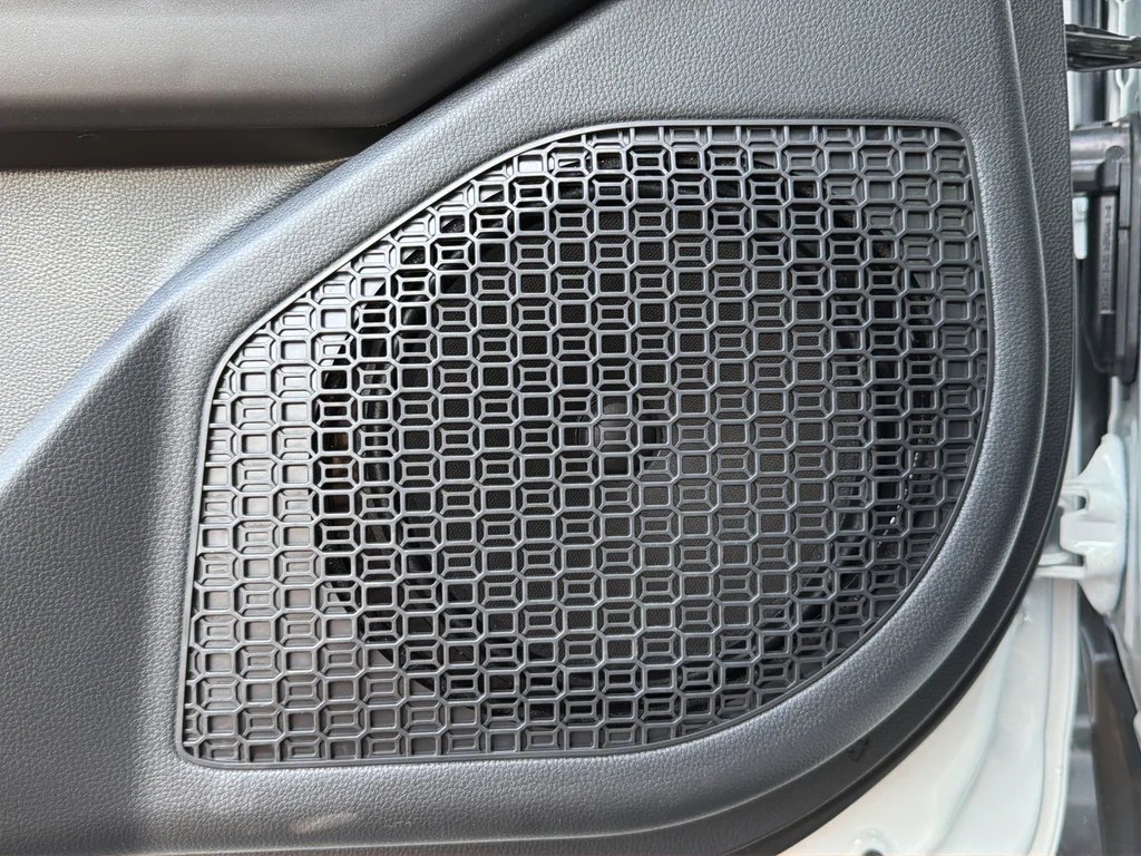 2026 Toyota Tacoma SR5 - Photo 27