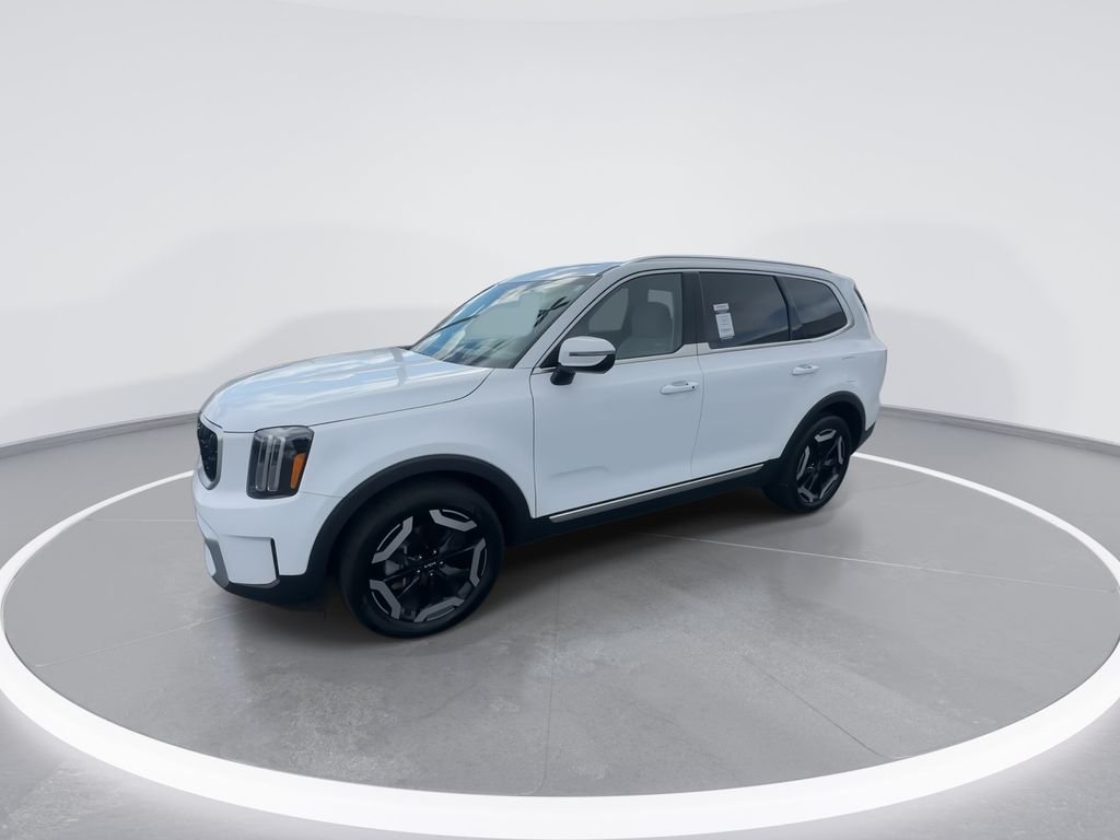 Used 2024 Glacial White Pearl Kia EX image 4