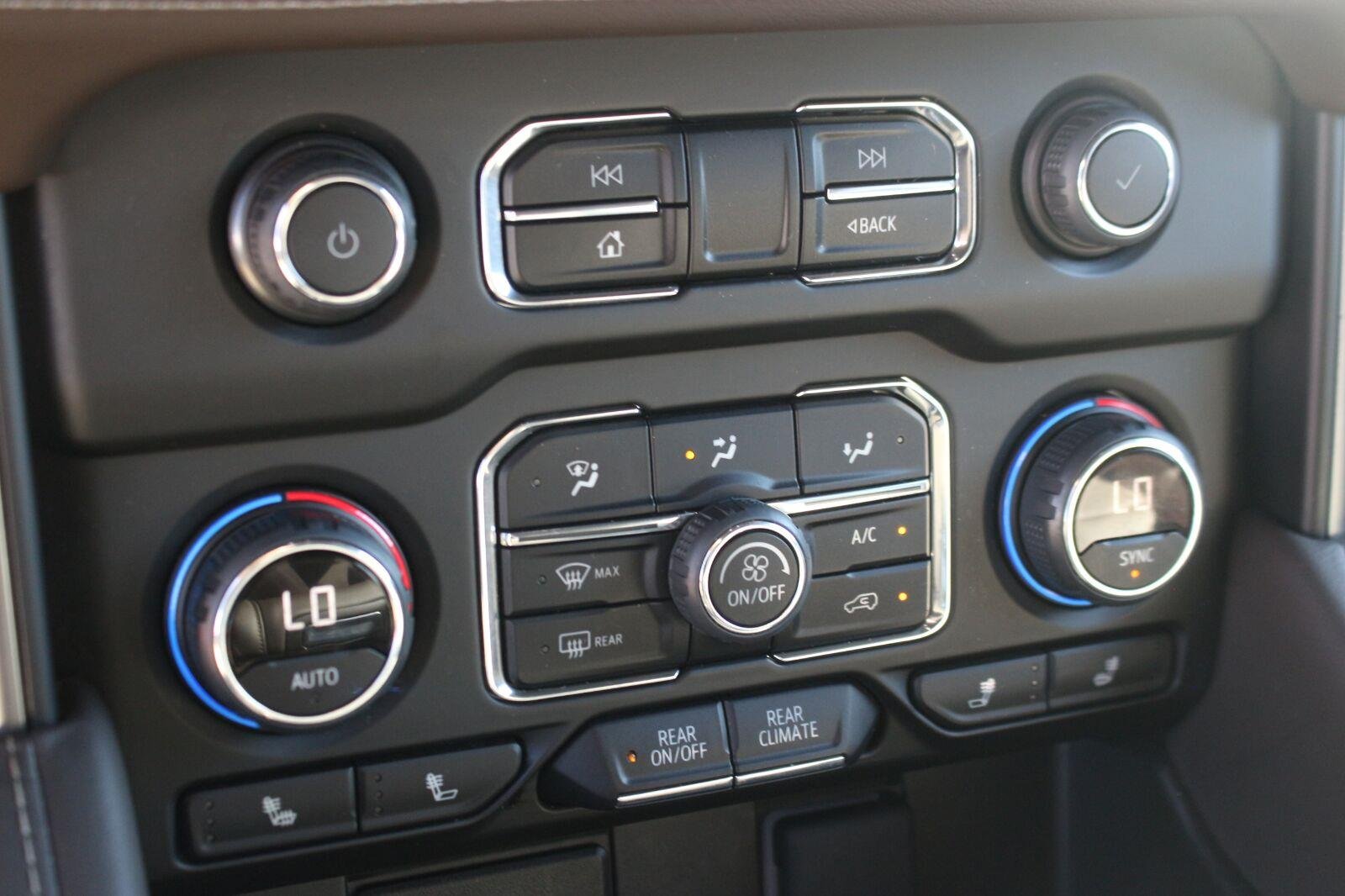 Used 2024 Black Chevrolet Z71 image 26