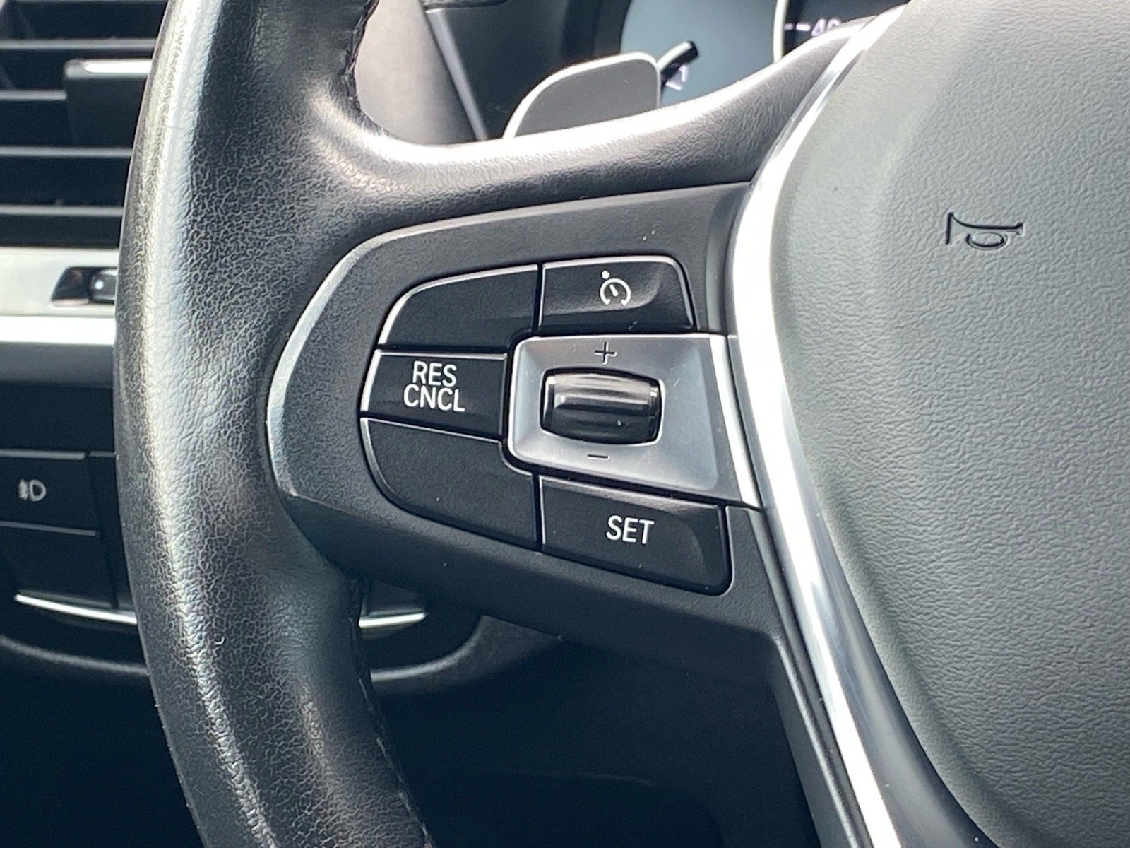 Used 2018 White BMW xDrive30i image 6