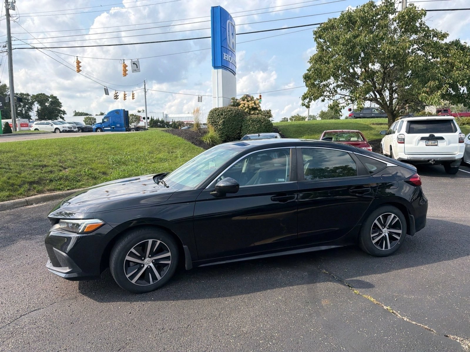 Certified Used 2023 Crystal Black Pearl Honda LX image 11