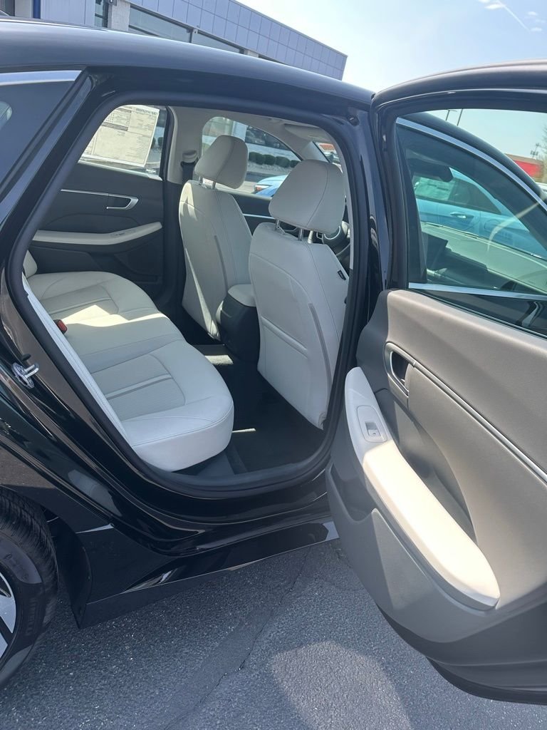 New 2026 Black Hyundai SEL Sport image 26