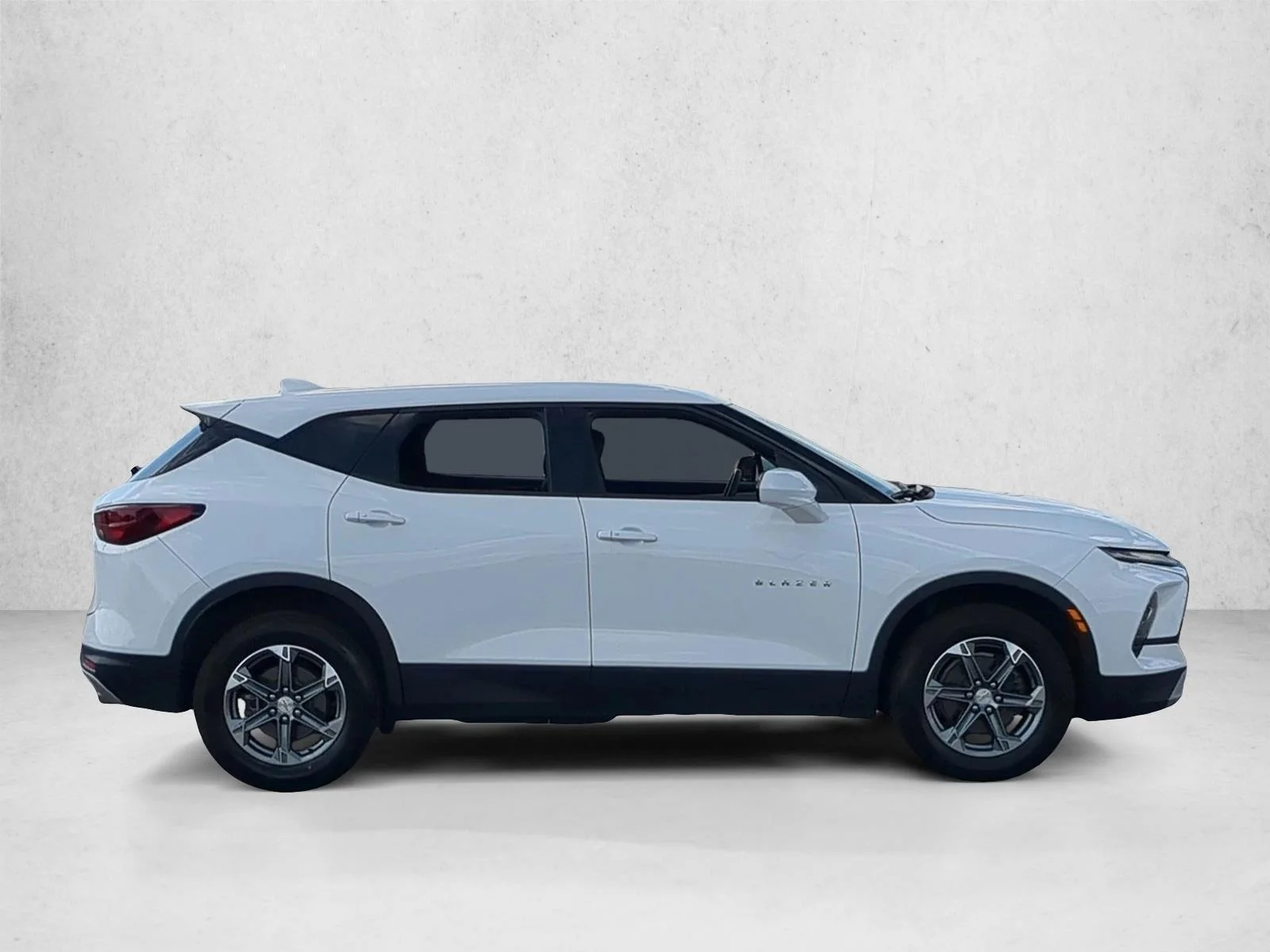Used 2023 Summit White Chevrolet LT image 4