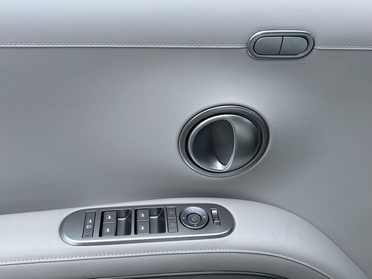 New 2026 Creamy White Pearl Hyundai SEL Premium 8P image 69