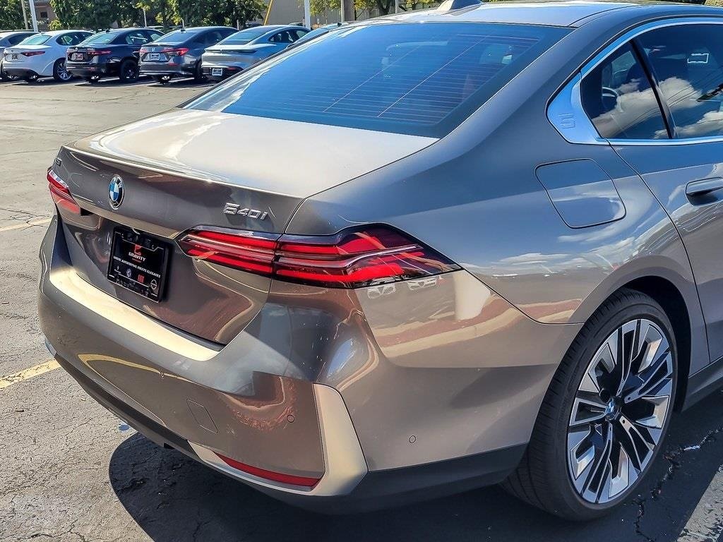 2025 BMW 540I - Image 5