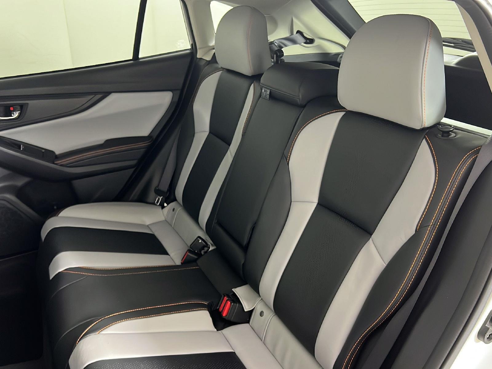 Used 2019 Crystal White Pearl Subaru Limited image 4
