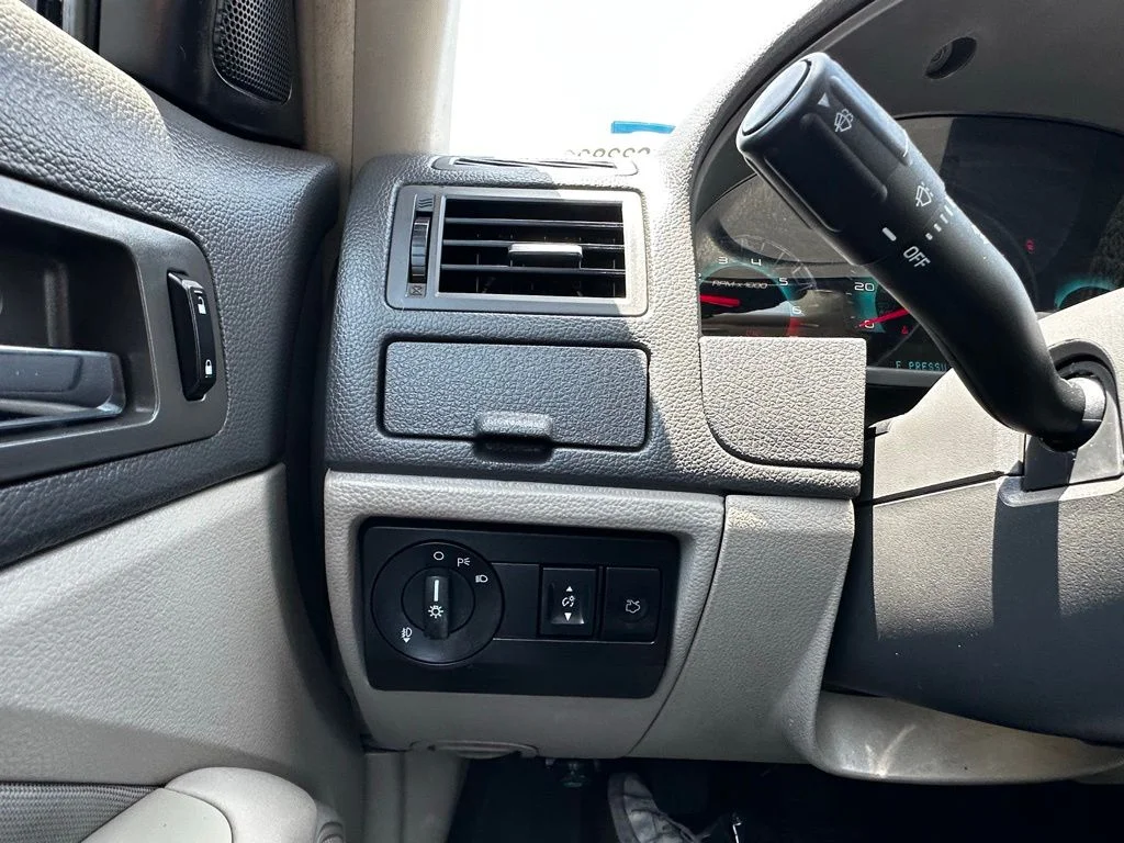 Used 2010 Red Ford SE image 23