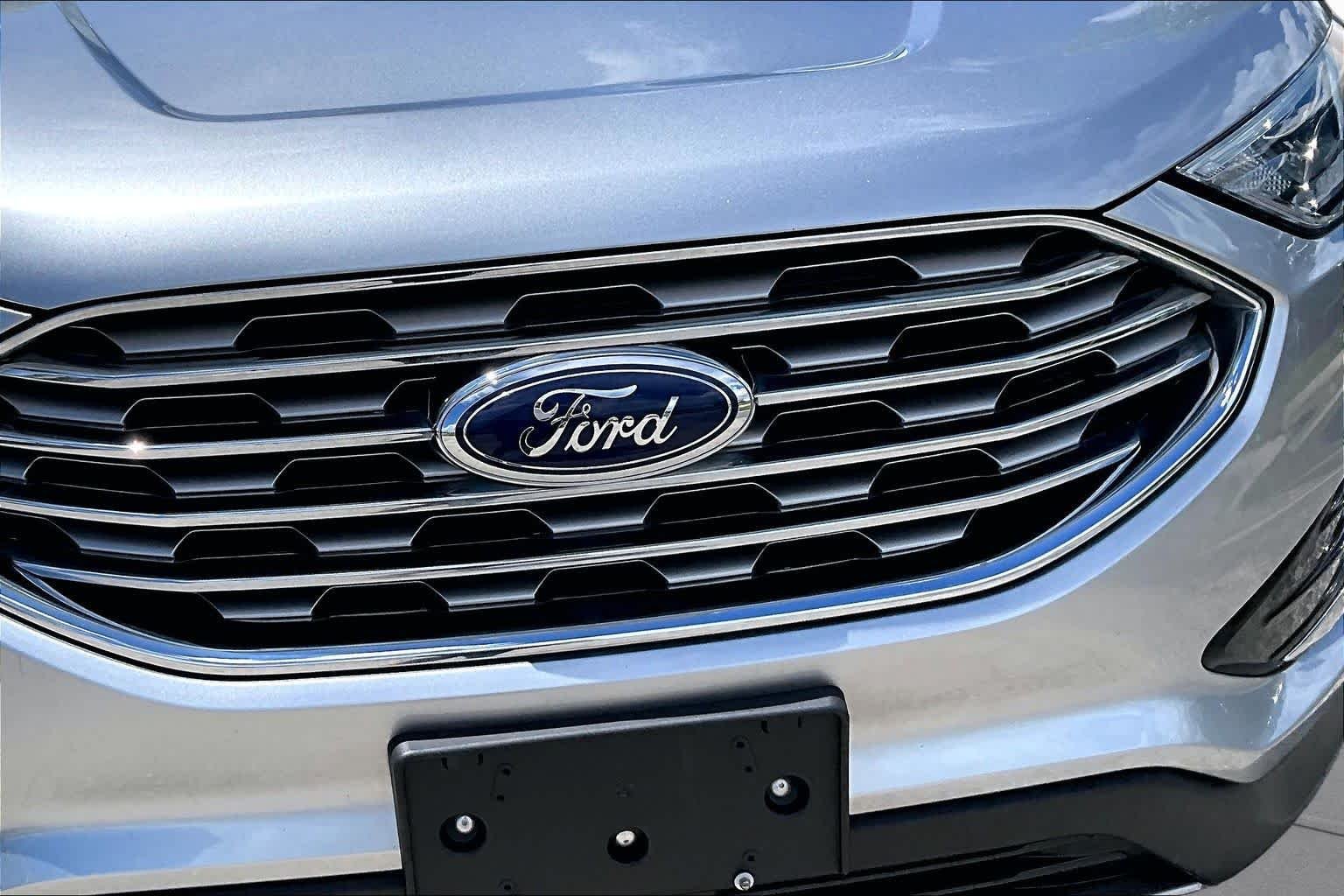 Used 2022 Iconic Silver Metallic Ford SEL image 30