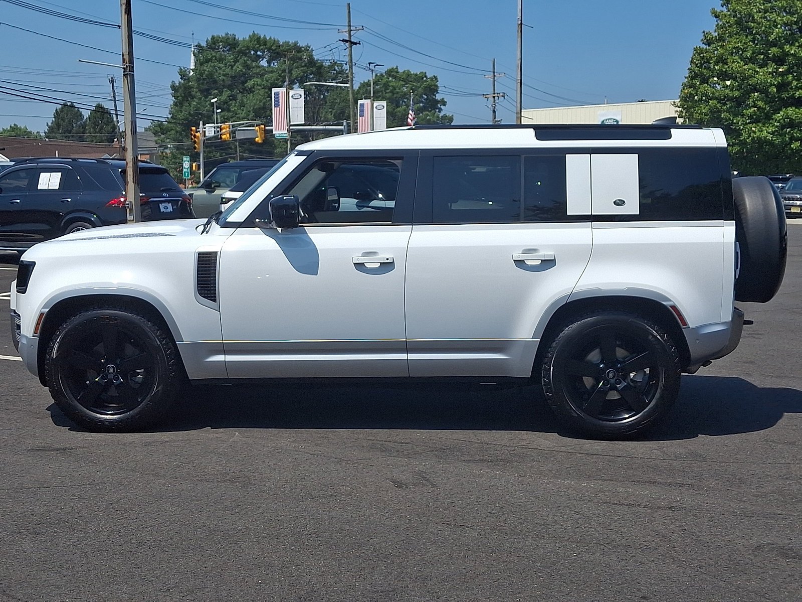 Certified Used 2023 Fuji White   1Aa Land Rover S image 8