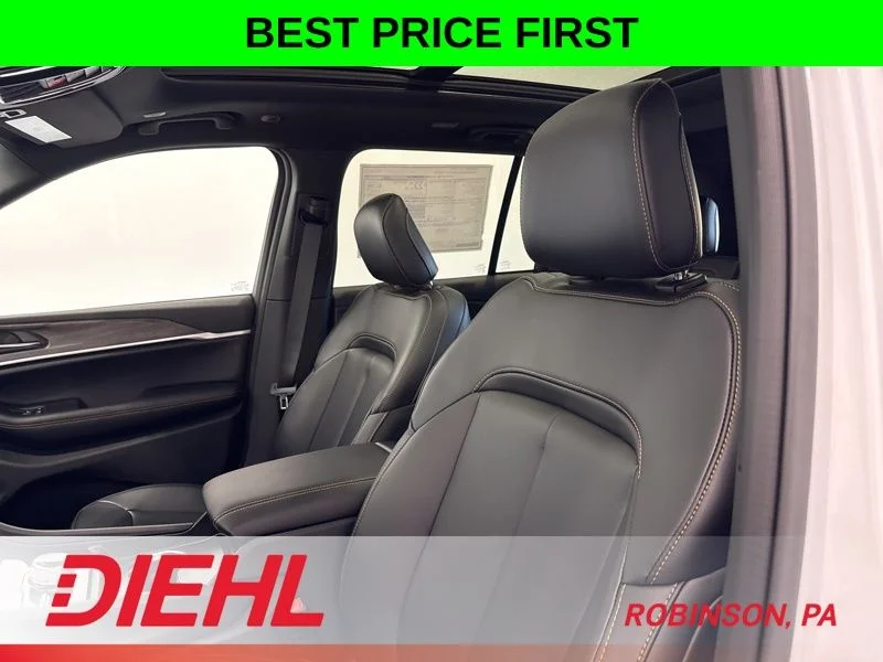 New 2026 Bright White Clear-Coat Exterior Paint Jeep Limited image 20