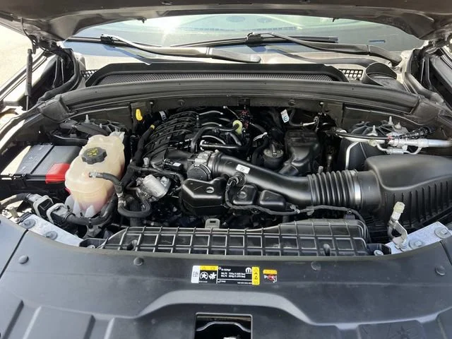 Used 2024 Gray Jeep Altitude image 9