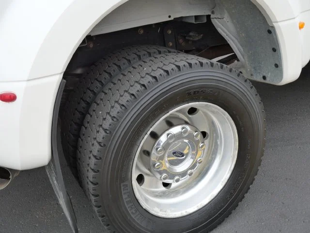Used 2019 White Ford Limited image 7