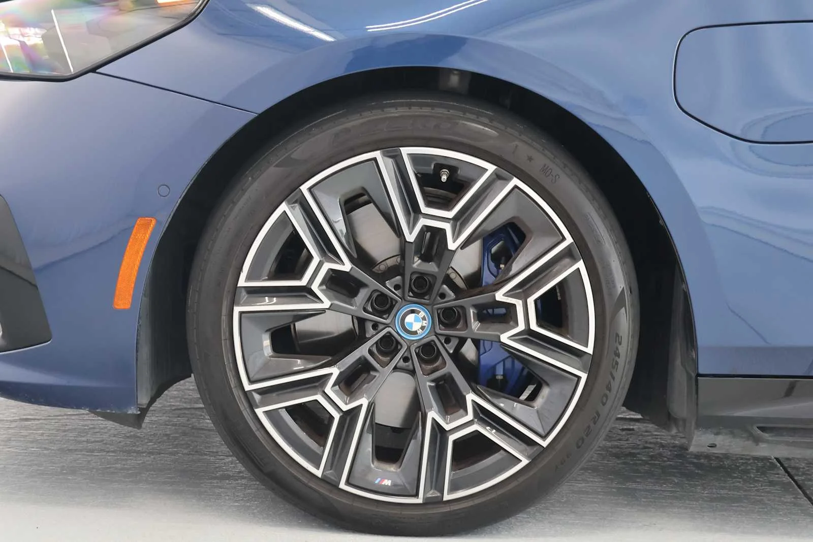 Certified Used 2025 Phytonic Blue Metallic BMW 550e xDrive image 12