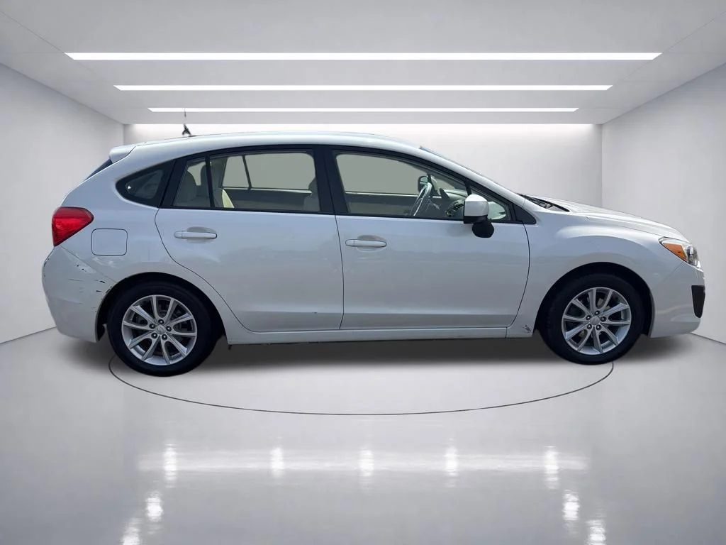 Used 2014 Satin White Pearl Subaru 2.0i Premium image 7