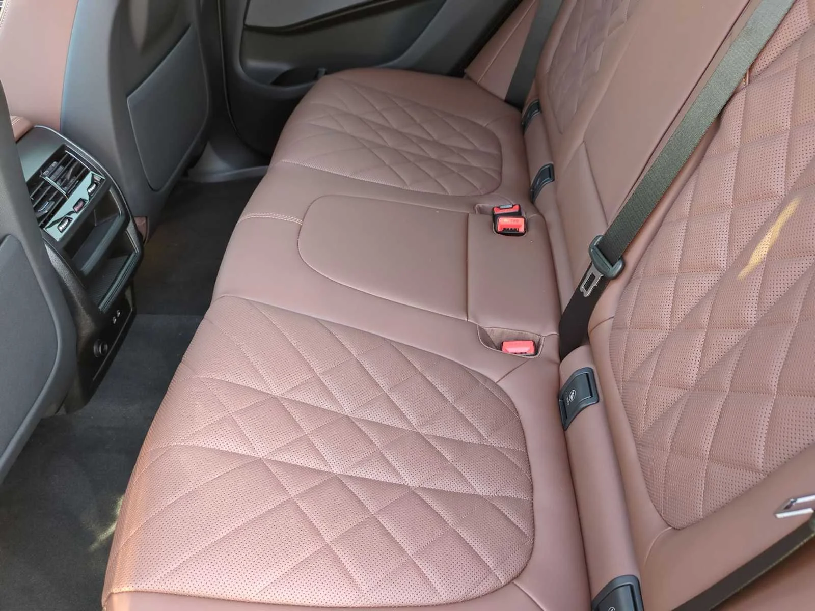 New 2026 Blue Ridge Mountain Metallic BMW xDrive40i image 20