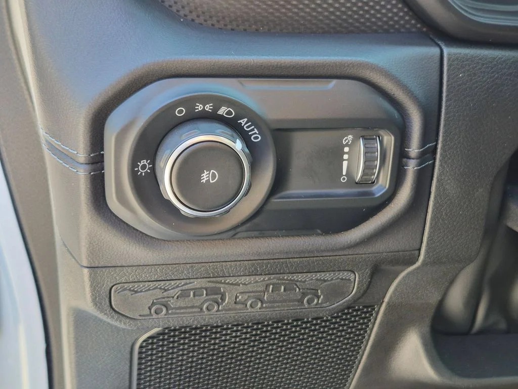 Used 2024 White Jeep Rubicon image 15