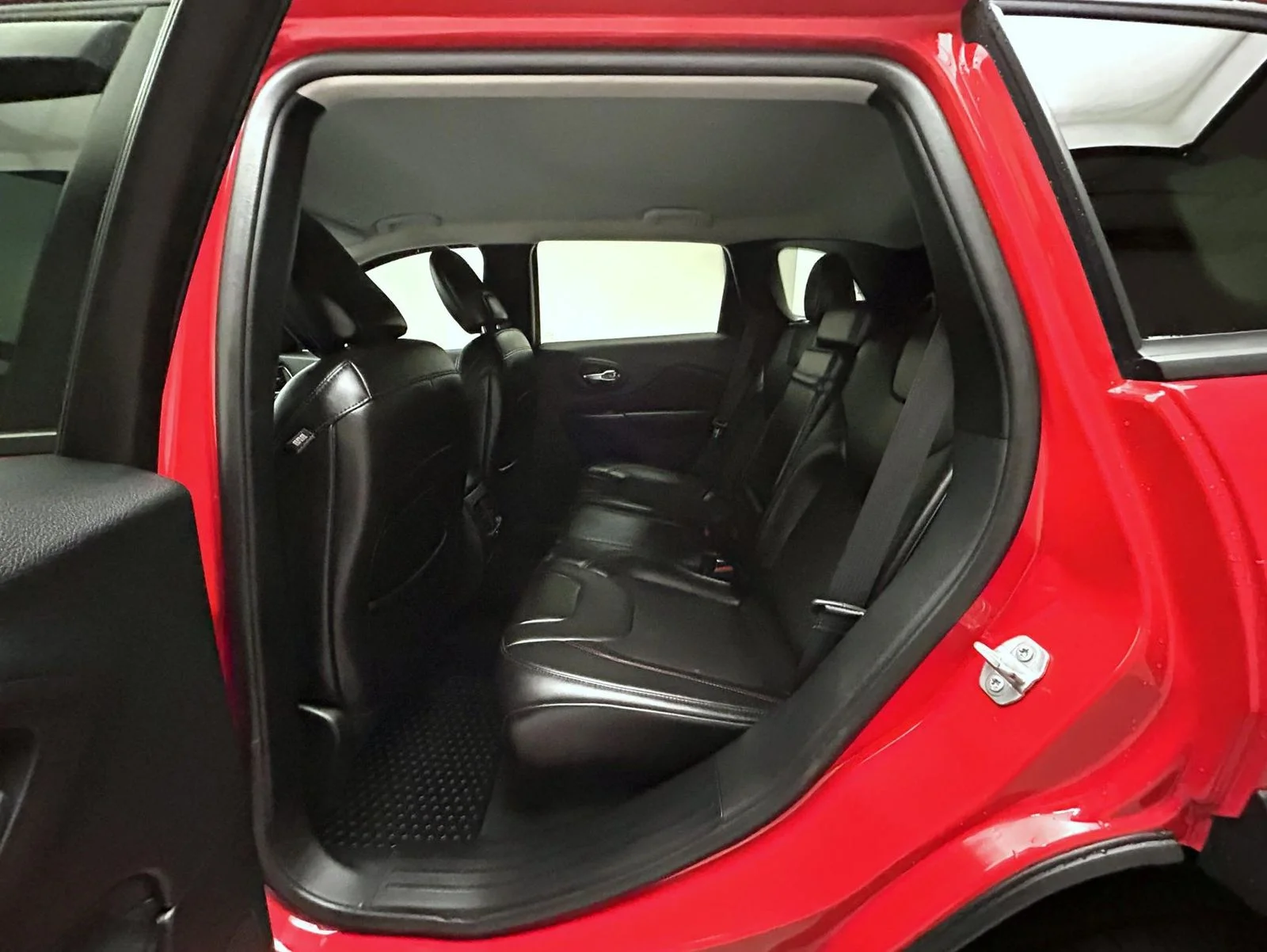 Used 2019 Red Jeep Trailhawk image 19