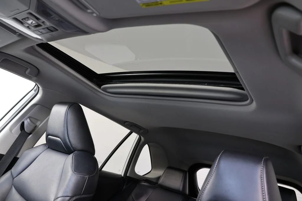 Used 2022 Blizzard Pearl Toyota XLE Premium image 19
