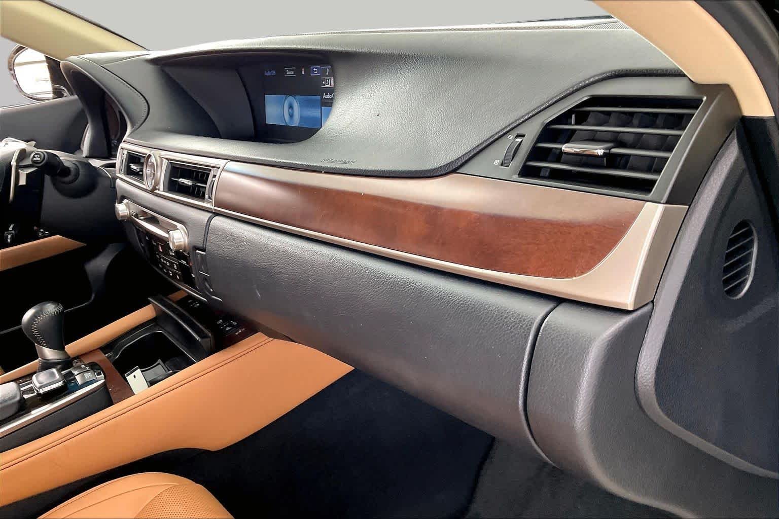 Used 2015 Obsidian Lexus  image 18