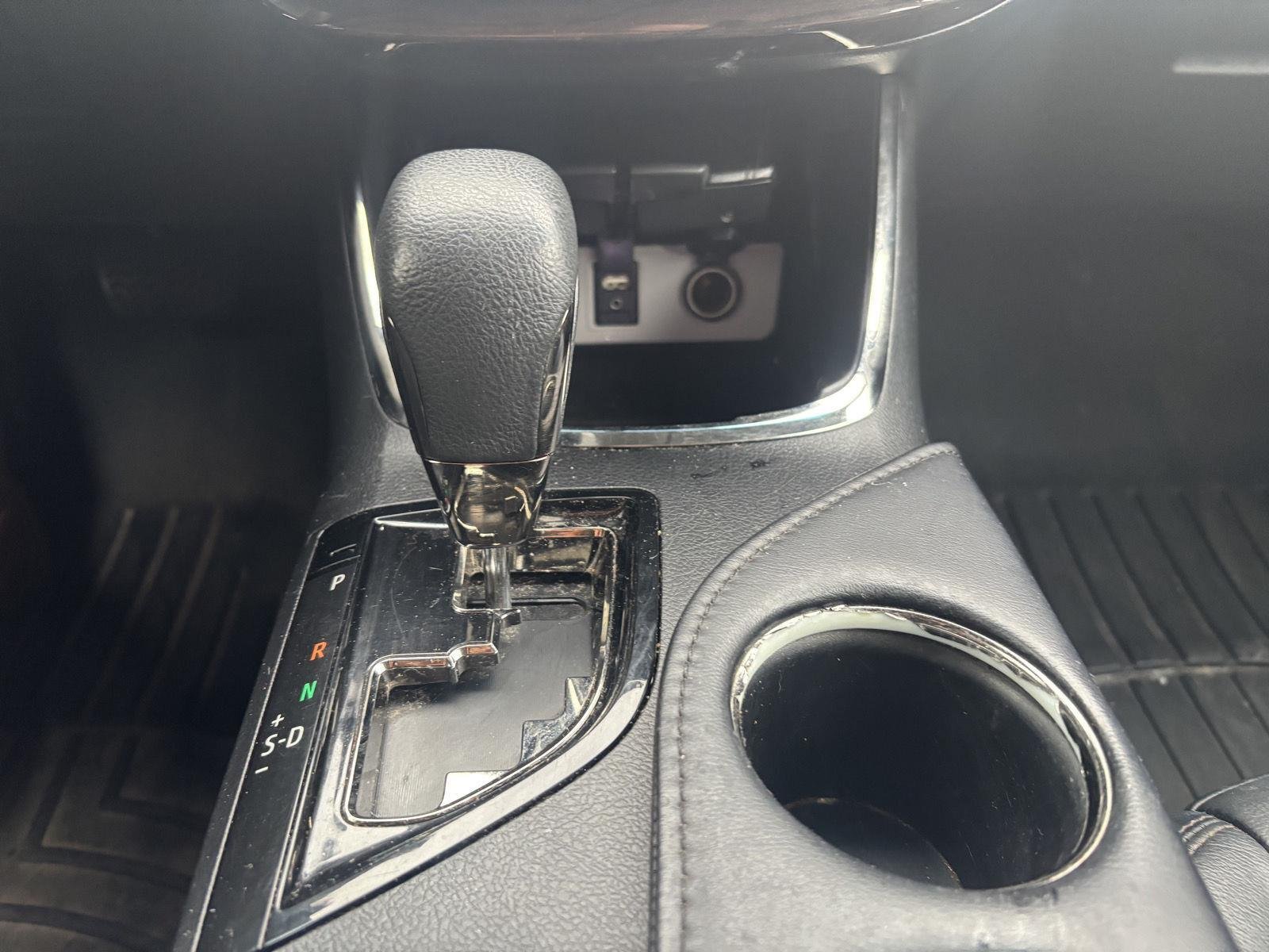 Used 2014  TOYOTA  image 18
