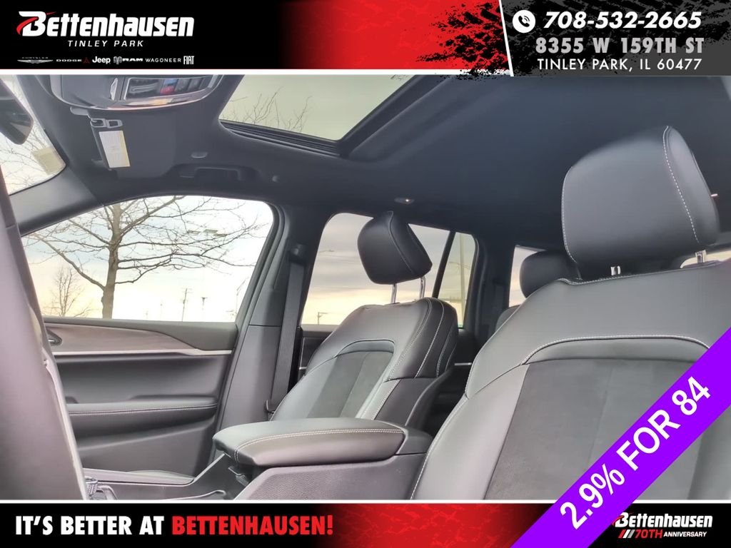New 2026 Diamond Black Crystal Pearlcoat Jeep Altitude image 32