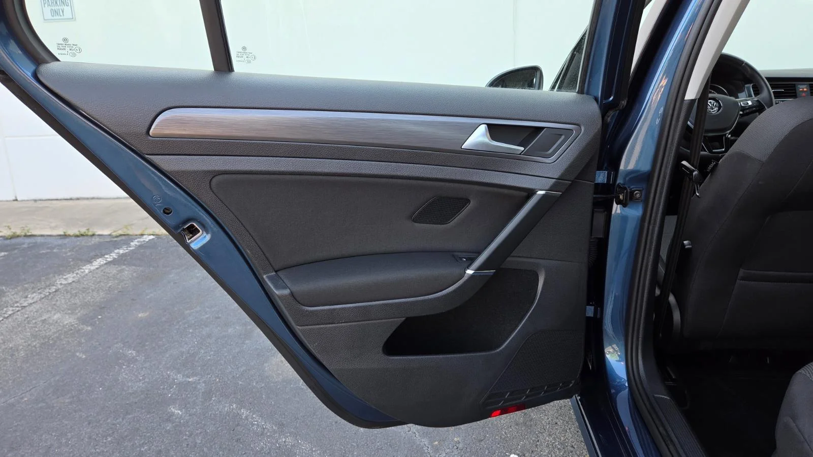 Used 2019 Silk Blue Metallic Volkswagen S image 45