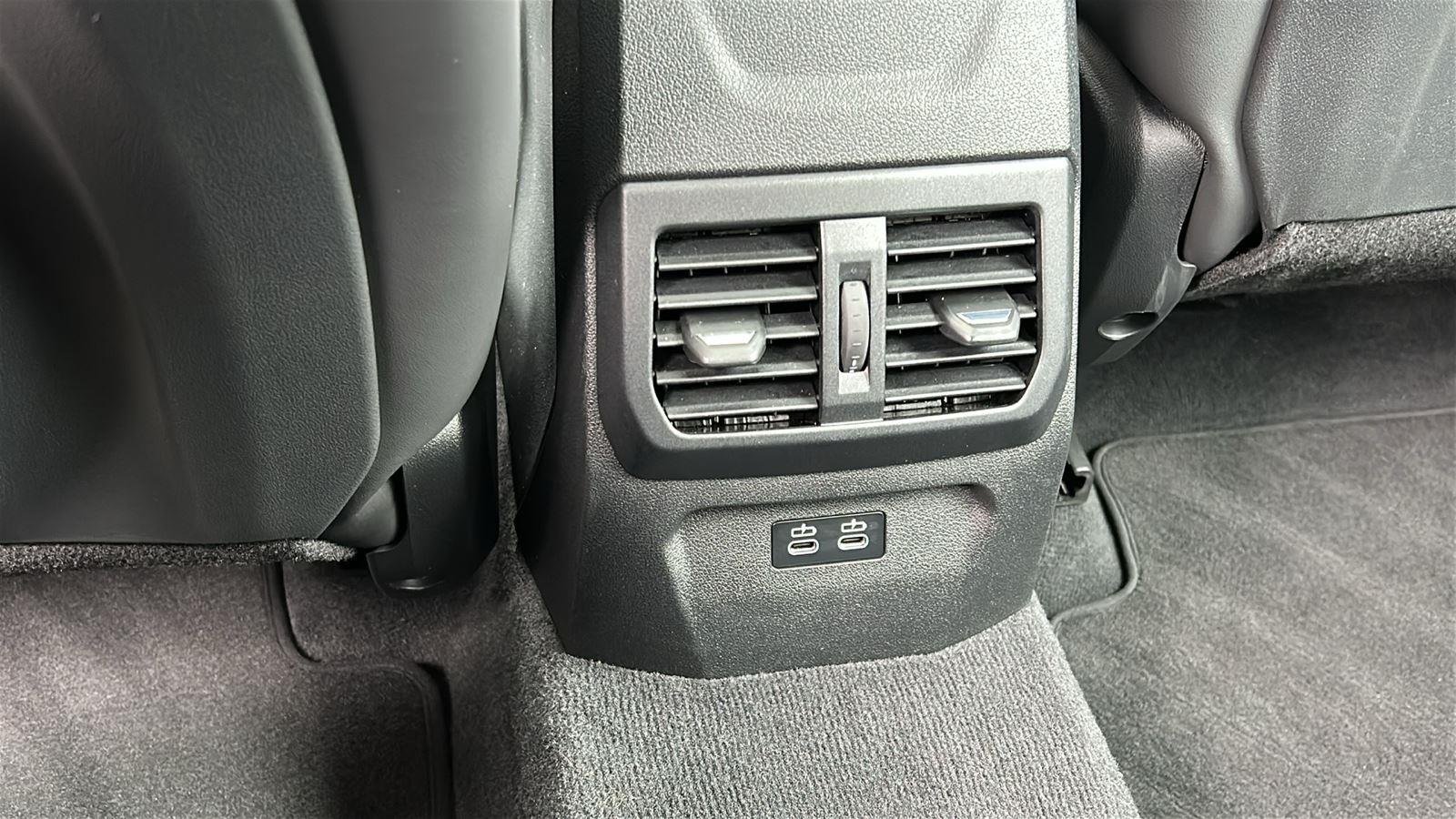 2025 BMW 2 Series M235 - Photo 27