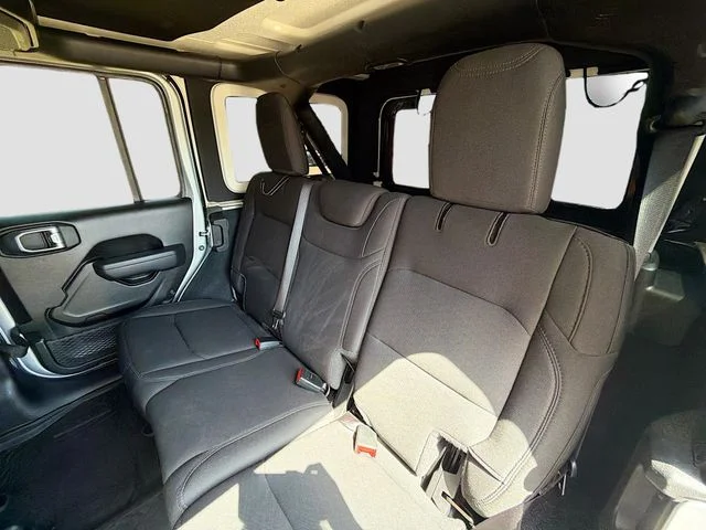Used 2022 Silver Jeep Unlimited Sport Altitude image 27