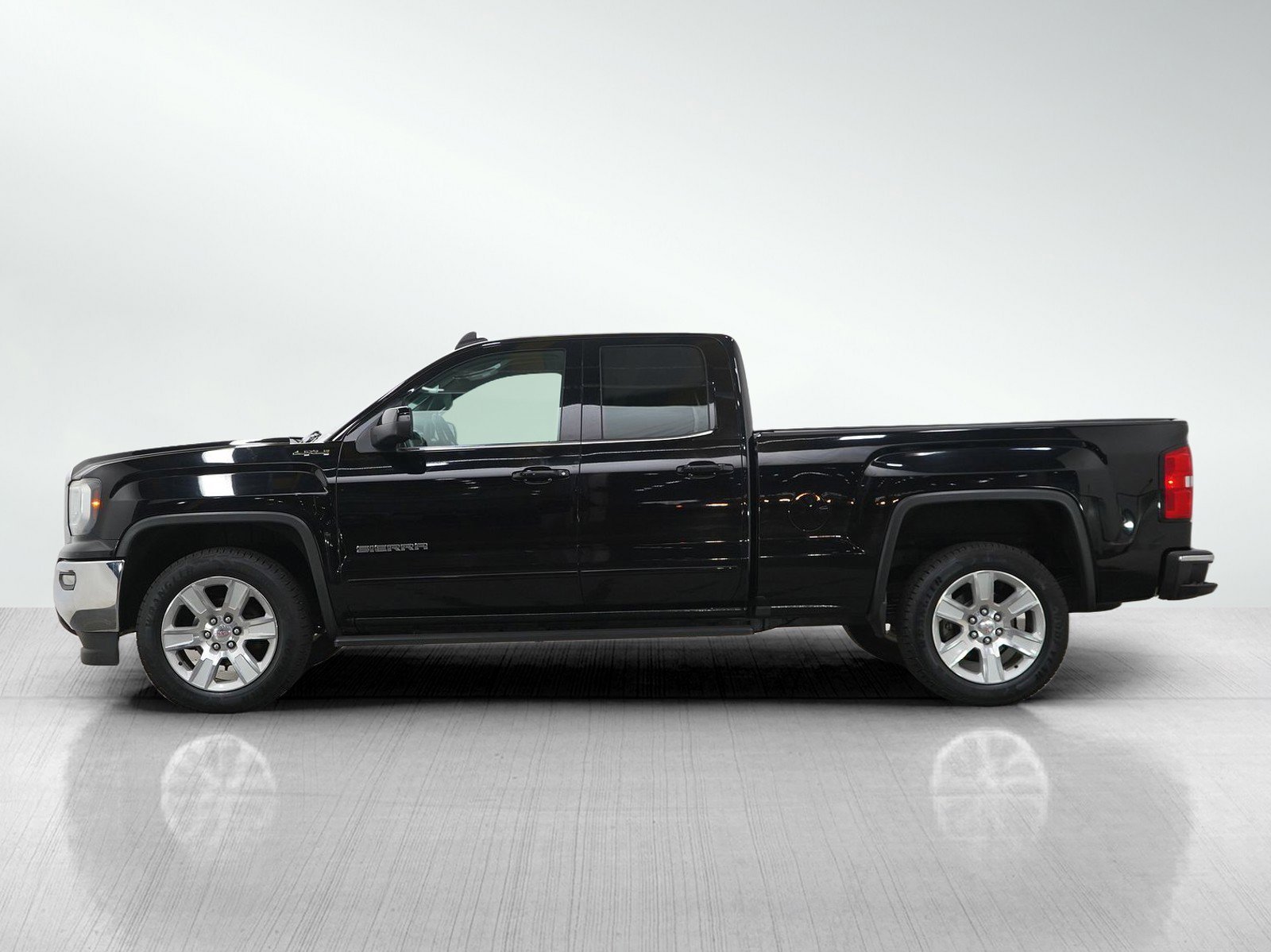 Used 2016 GMC Sierra 1500 SLE with VIN 1GTV2MEC9GZ271607 for sale in White Bear Lake, Minnesota