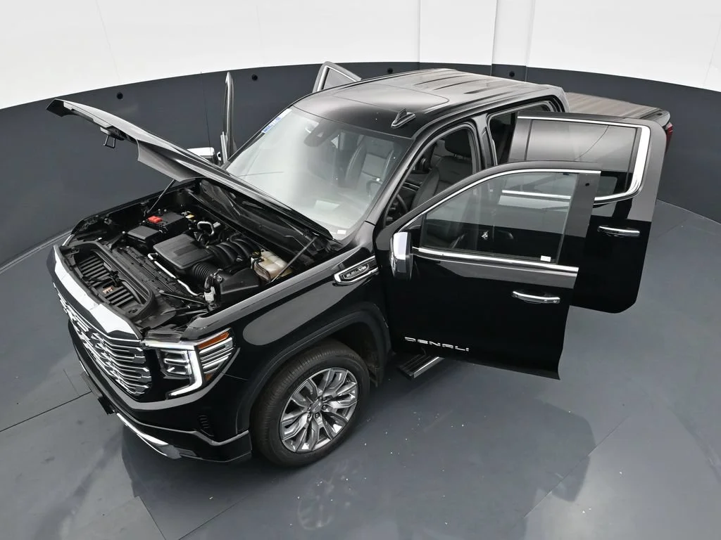 Used 2024 Onyx Black GMC Denali image 38