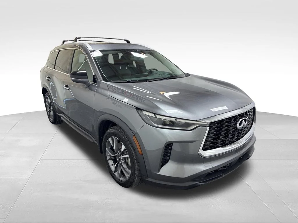 Used 2023 Gray INFINITI LUXE image 4