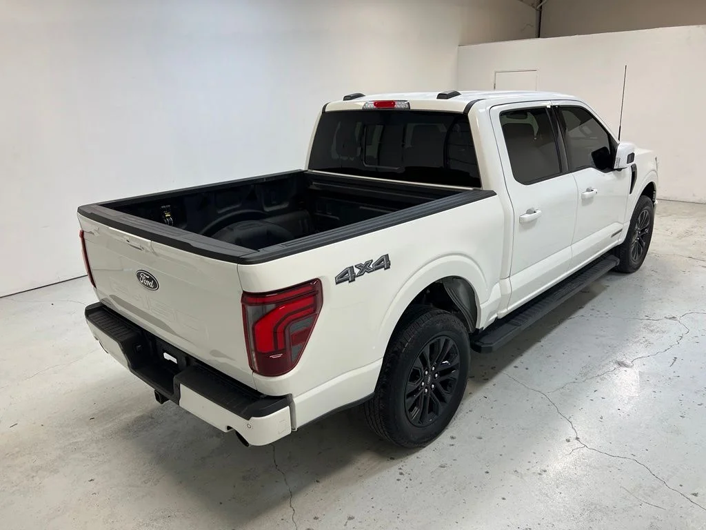 Used 2025 White Ford Lariat image 3