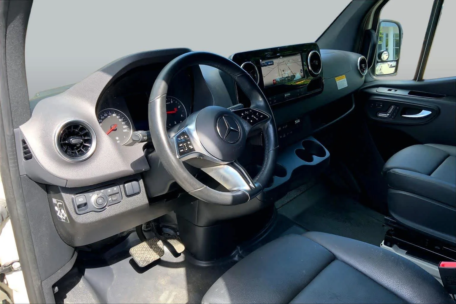Used 2025 Pebble Grey Mercedes-Benz  image 19