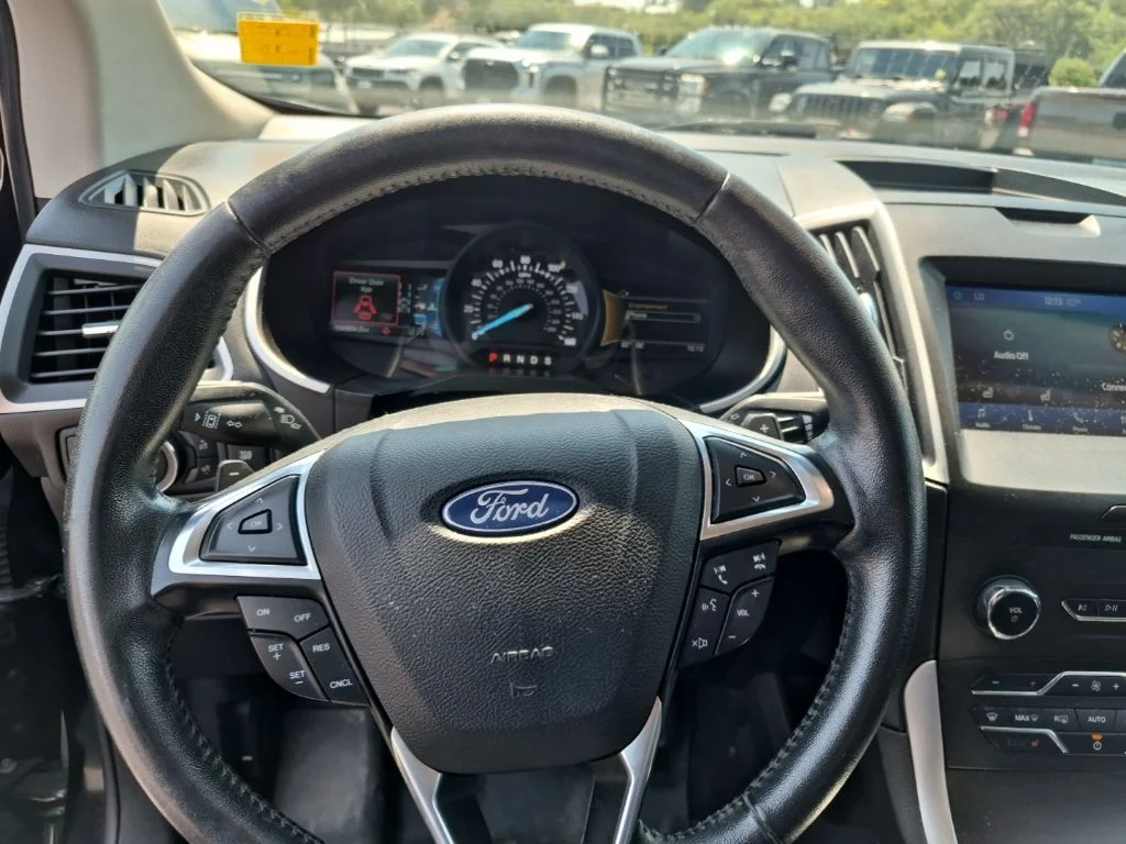 Used 2020 Black Ford SEL image 21